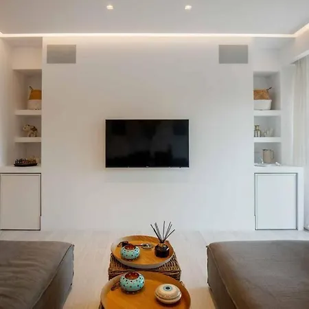 Charming 1 Bedroom In Voula Centre. Apartment *