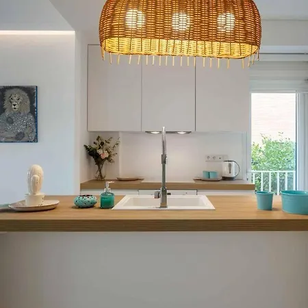 Charming 1 Bedroom In Voula Centre. Apartment